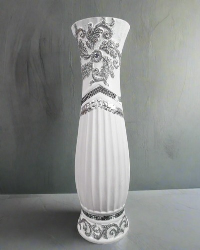 Large white and silver - large, floor
